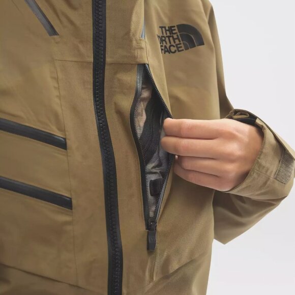 WOMEN'S BRIGANDINE FUTURELIGHT™ JACKET - Picture 5 of 7